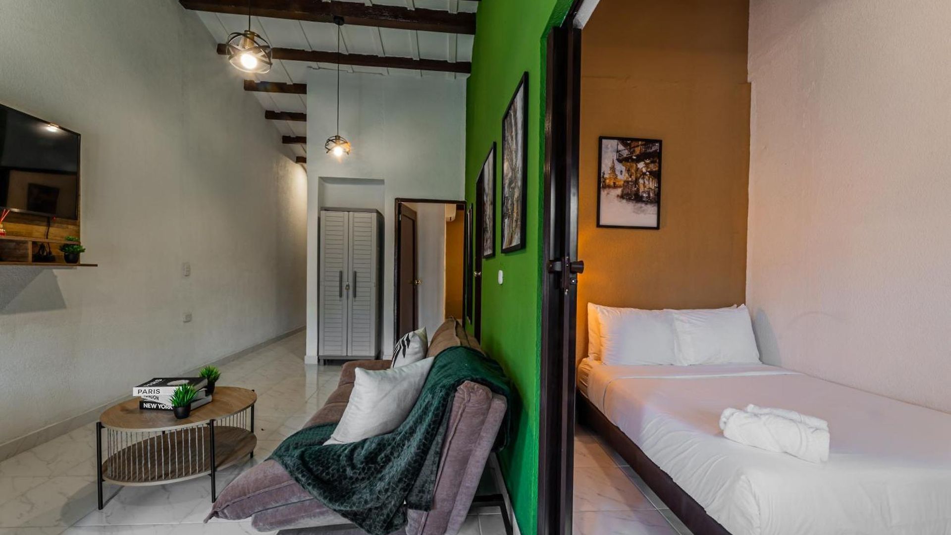 Apartamento Amplio Familiar De 2 Dentro De La Ciudad Amurallada - Ac, Wifi Rapido Y Agua Caliente
