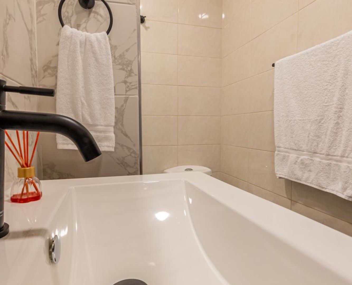 Apartamento Amplio Familiar De 2 Dentro De La Ciudad Amurallada - Ac, Wifi Rapido Y Agua Caliente *