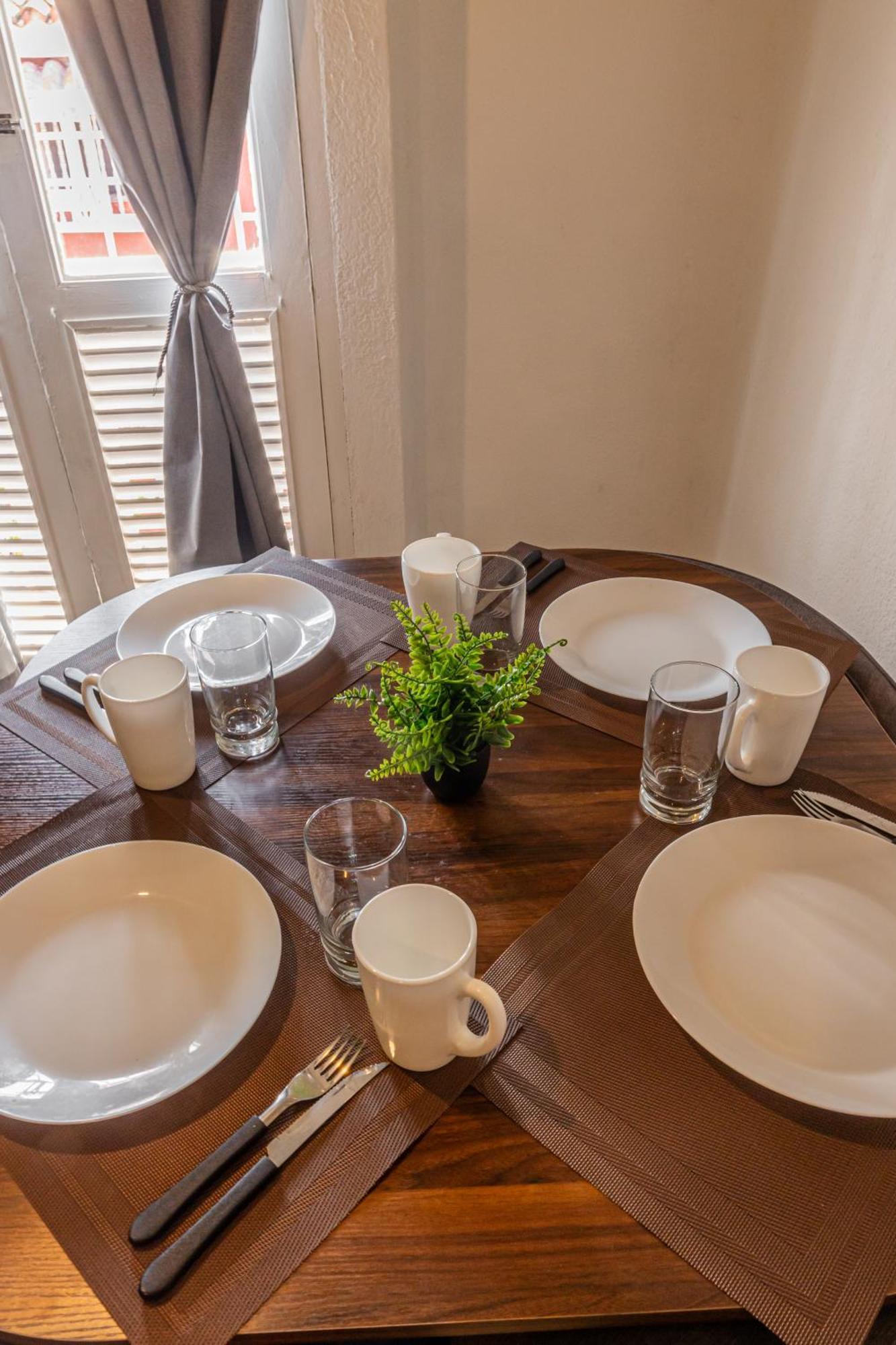 Amplio Familiar De 2 Dentro De La Ciudad Amurallada - Ac, Wifi Rapido Y Agua Caliente Apartamento *