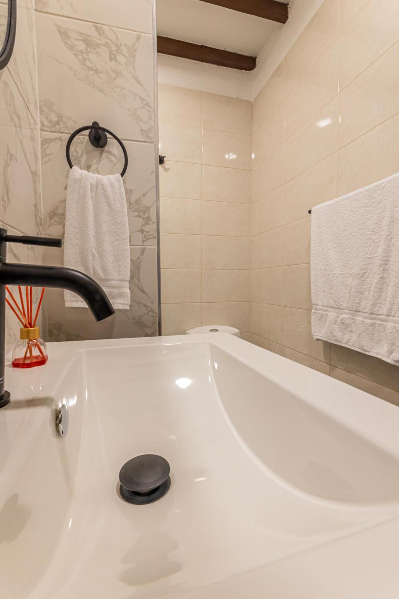 Apartamento Amplio Familiar De 2 Dentro De La Ciudad Amurallada - Ac, Wifi Rapido Y Agua Caliente *