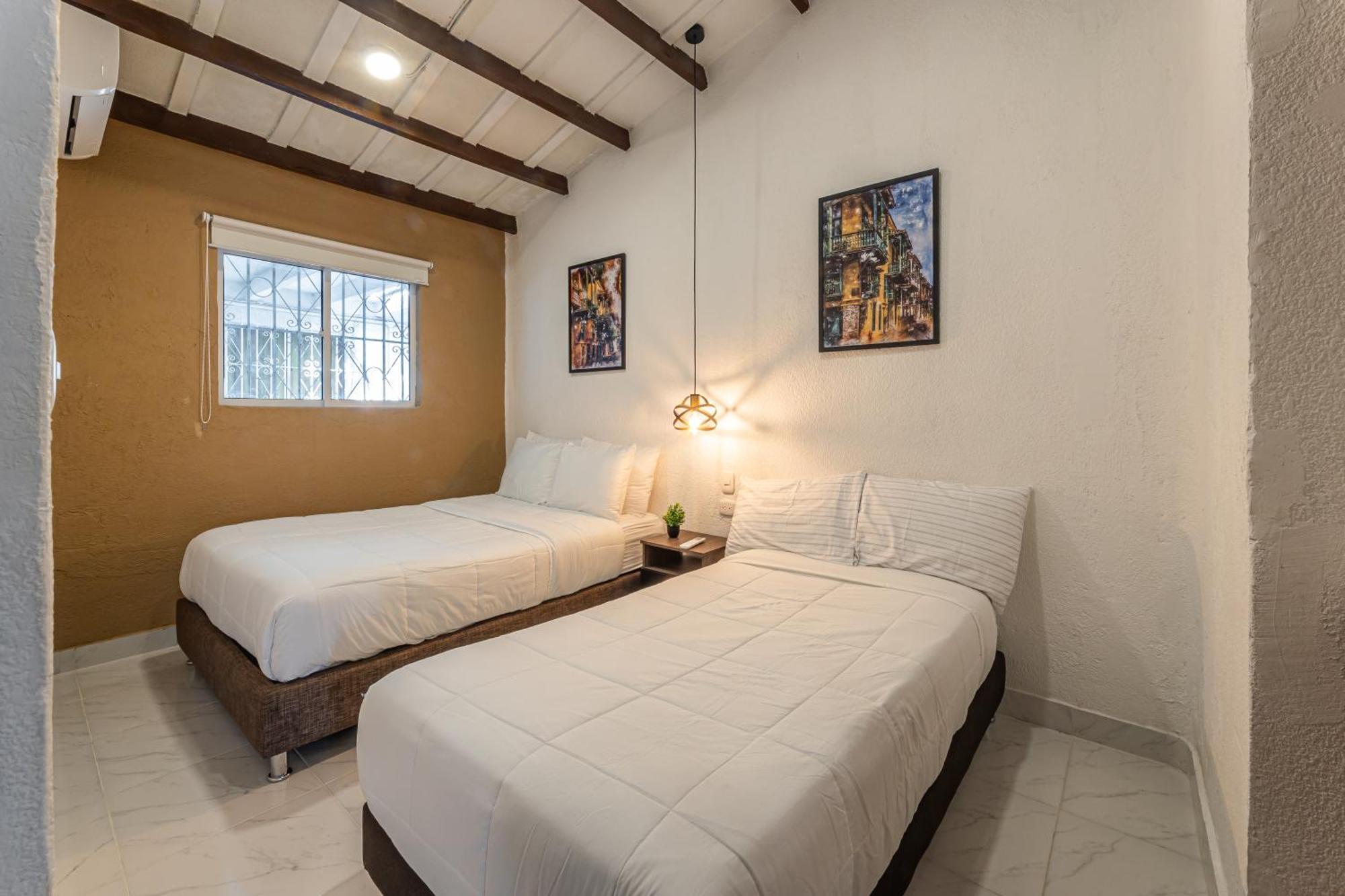 Amplio Familiar De 2 Dentro De La Ciudad Amurallada - Ac, Wifi Rapido Y Agua Caliente *